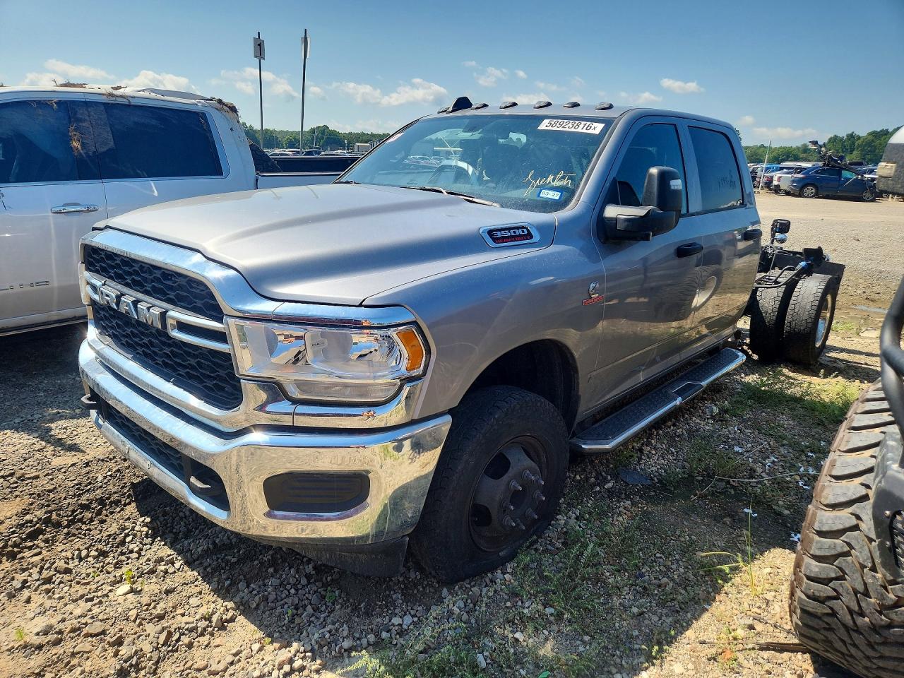2024 RAM 3500 TRADESMAN CREW CAB 4X4