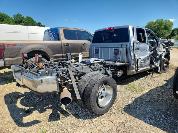 2024 RAM 3500 TRADESMAN CREW CAB 4X4