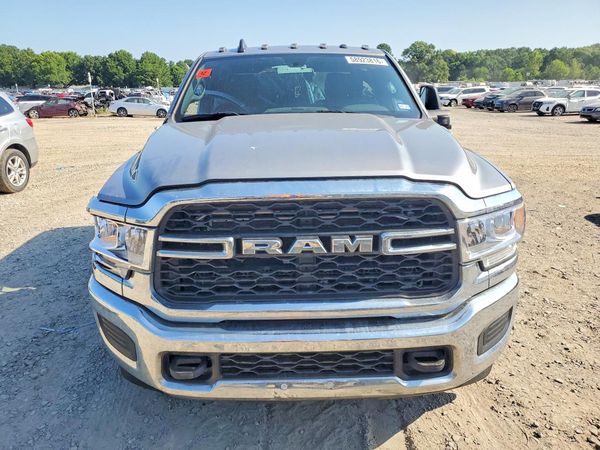 2024 RAM 3500 TRADESMAN CREW CAB 4X4