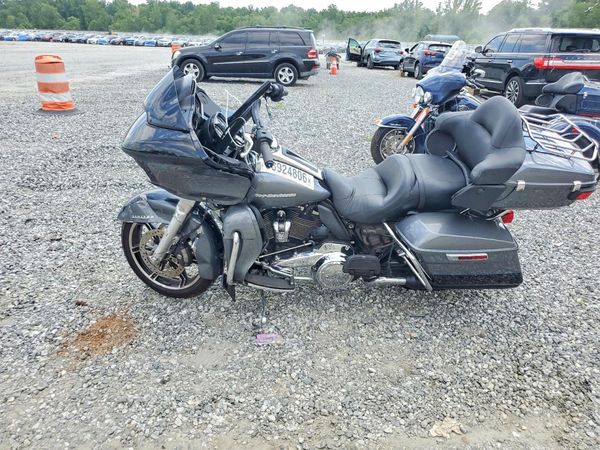 2022 HARLEY-DAVIDSON FLTRK
