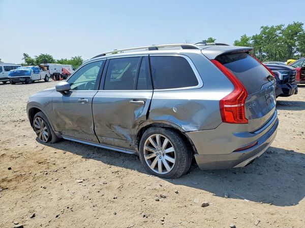 2017 VOLVO XC90 Momentum