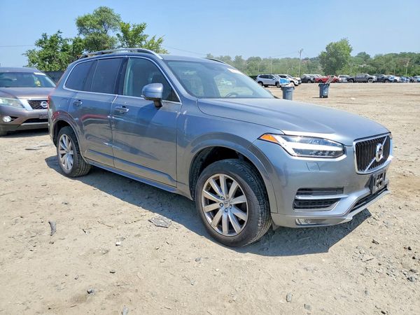 2017 VOLVO XC90 Momentum