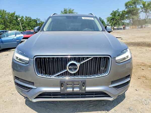 2017 VOLVO XC90 Momentum
