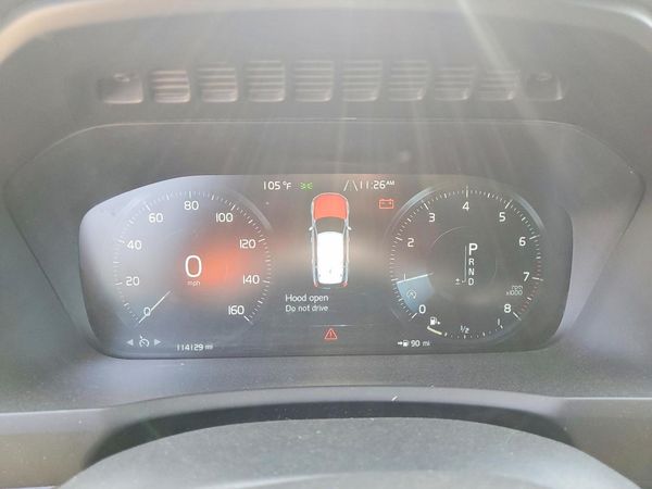 2017 VOLVO XC90 Momentum