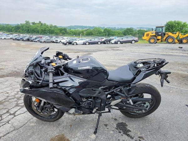 2025 KAWASAKI ZX400