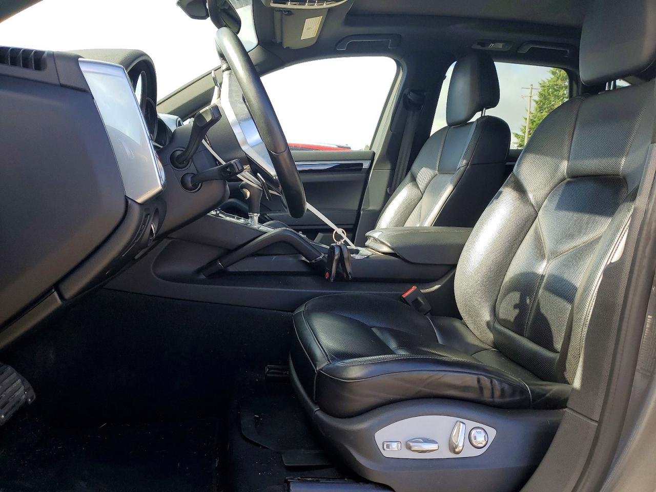 2016 PORSCHE CAYENNE E-Hybrid