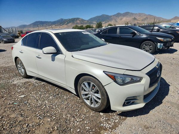 2017 INFINITI Q50