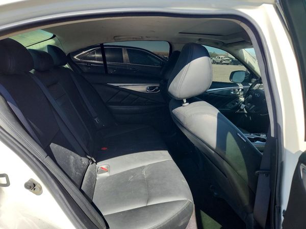 2017 INFINITI Q50