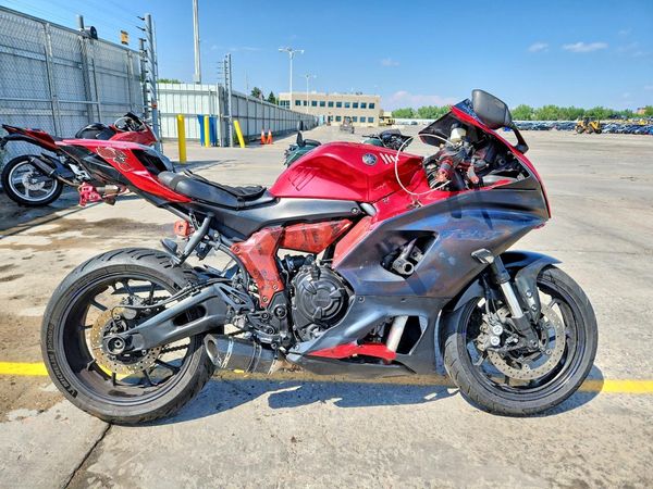 2022 YAMAHA YZFR7