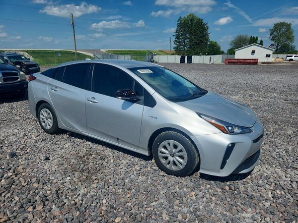 2022 TOYOTA PRIUS