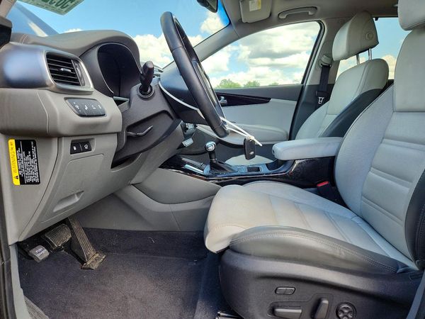 2017 KIA SORENTO