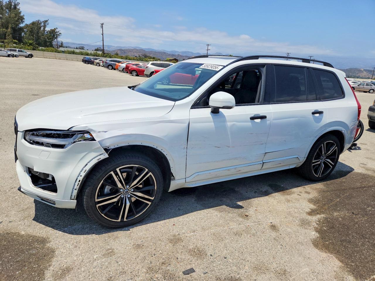 2018 VOLVO XC90 Momentum