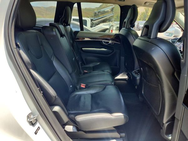 2018 VOLVO XC90 Momentum