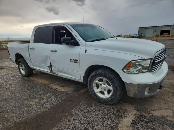 2013 RAM 1500 SLT CREW CAB 4X4