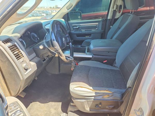 2013 RAM 1500 SLT CREW CAB 4X4