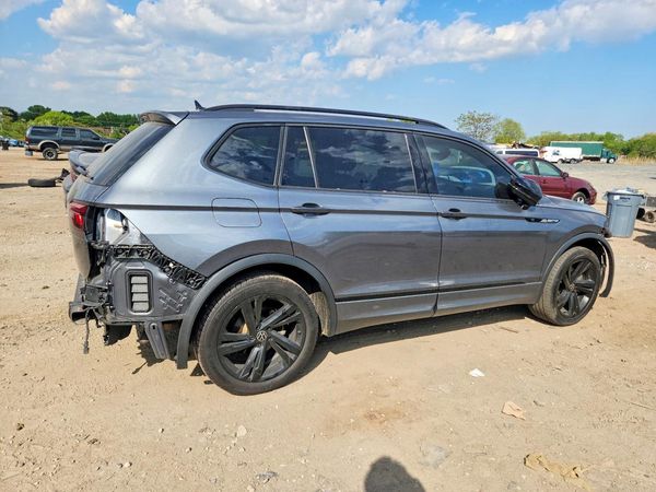 2023 VOLKSWAGEN TIGUAN SE R-Line Black