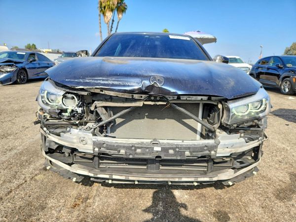 2018 BMW 740