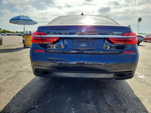 2018 BMW 740
