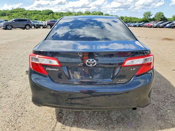 2014 TOYOTA CAMRY