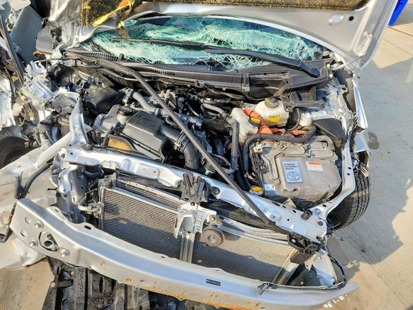 2014 TOYOTA PRIUS — Engine bay