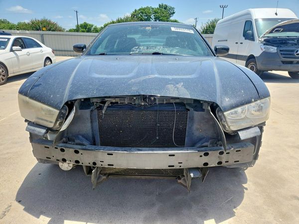 2013 DODGE CHARGER SE