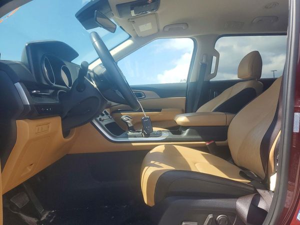 2024 KIA CARNIVAL LX, LX Seat Package