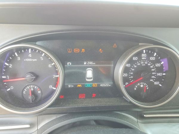 2024 KIA CARNIVAL LX, LX Seat Package