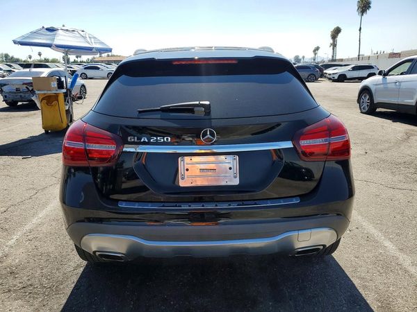 2018 MERCEDES-BENZ GLA GLA250
