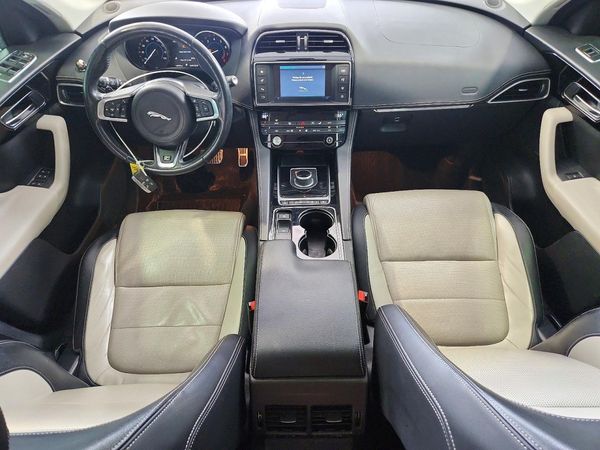 2017 JAGUAR F-PACE R-Sport