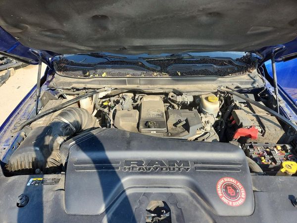 2019 RAM 2500 Big Horn — Engine bay