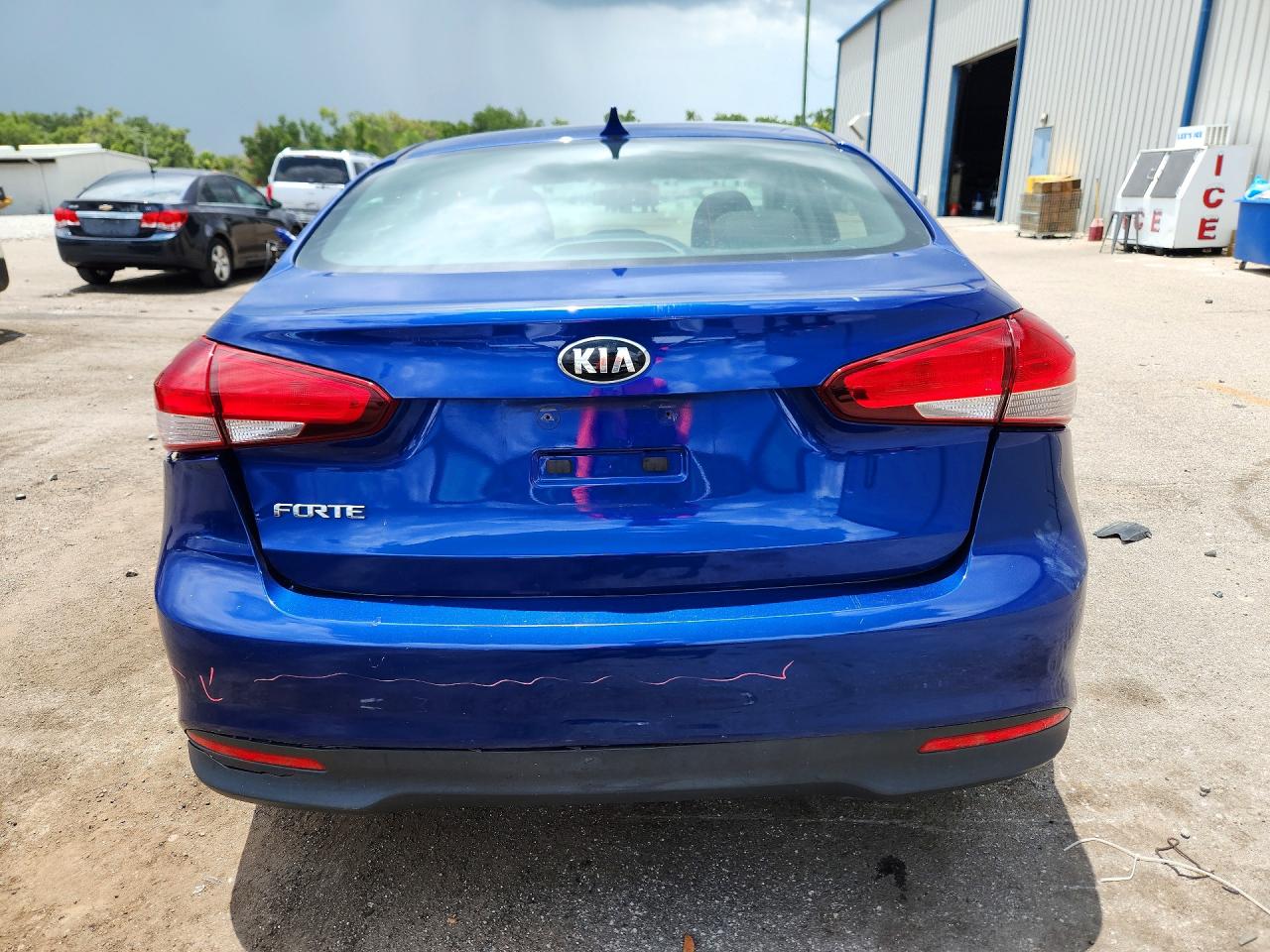 2017 KIA FORTE LX Base