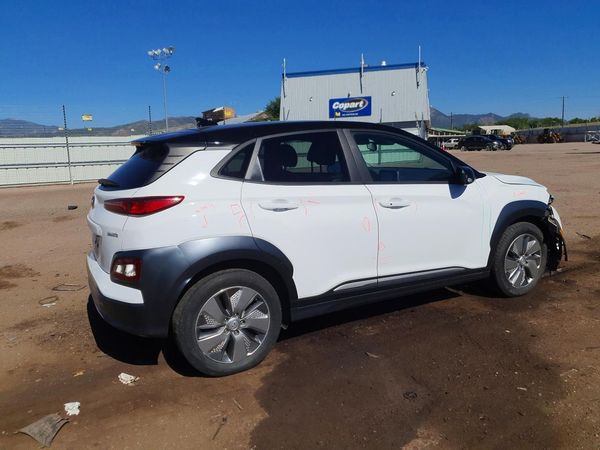 2021 HYUNDAI KONA SEL