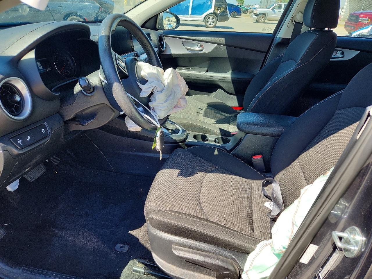 2022 KIA FORTE FE, LXS