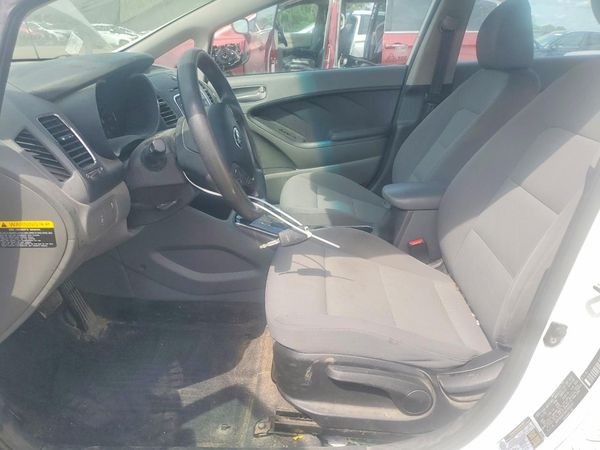 2017 KIA FORTE LX Base
