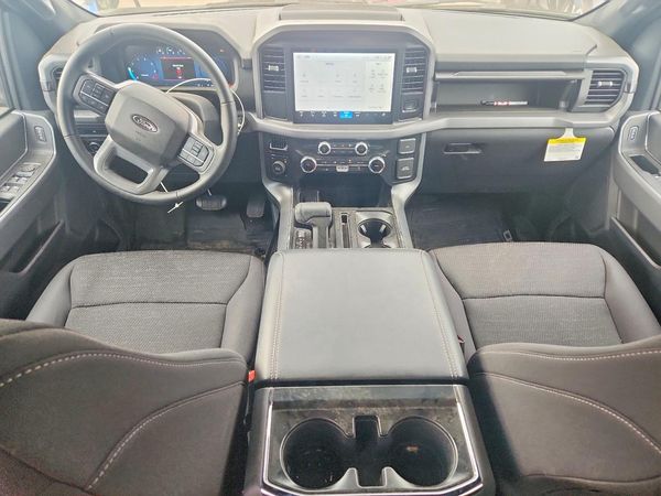 2025 FORD F150 XLT