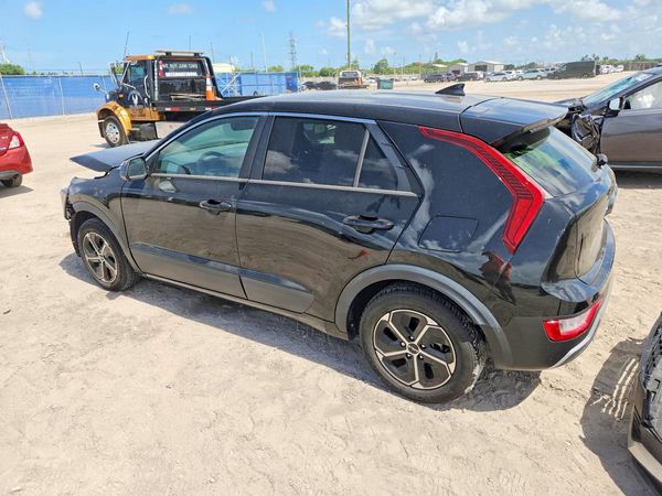 2023 KIA NIRO LX