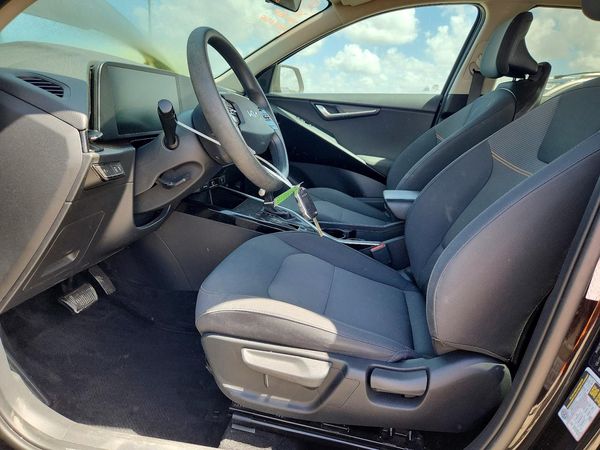 2023 KIA NIRO LX