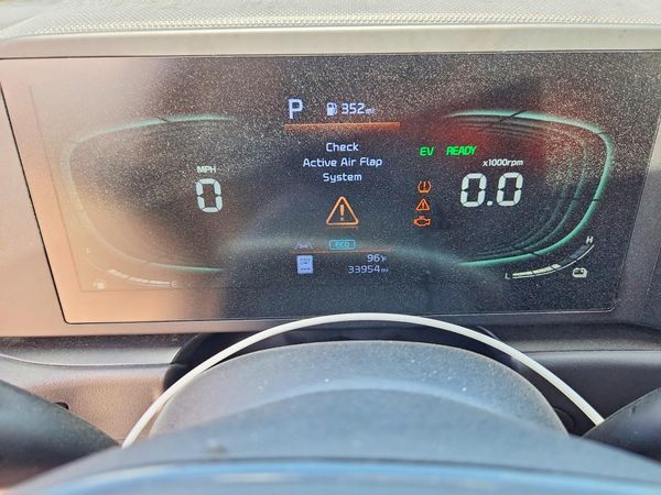 2023 KIA NIRO LX