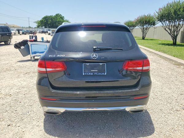 2016 MERCEDES-BENZ GLC