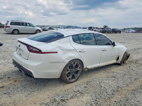 2019 KIA STINGER
