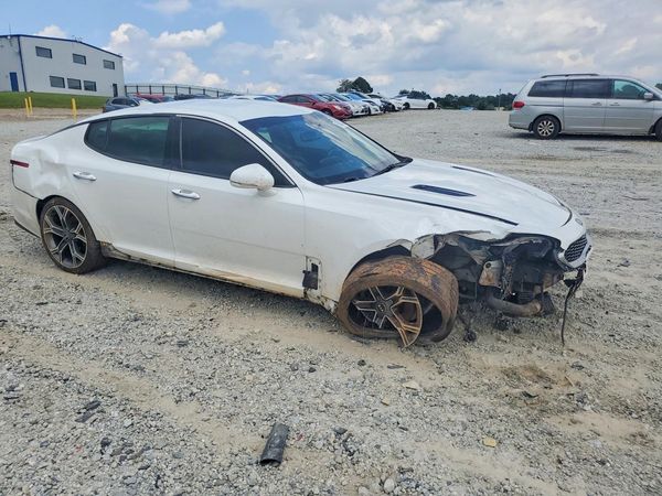 2019 KIA STINGER