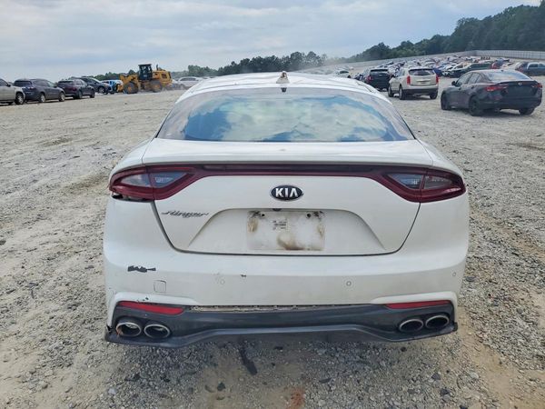 2019 KIA STINGER