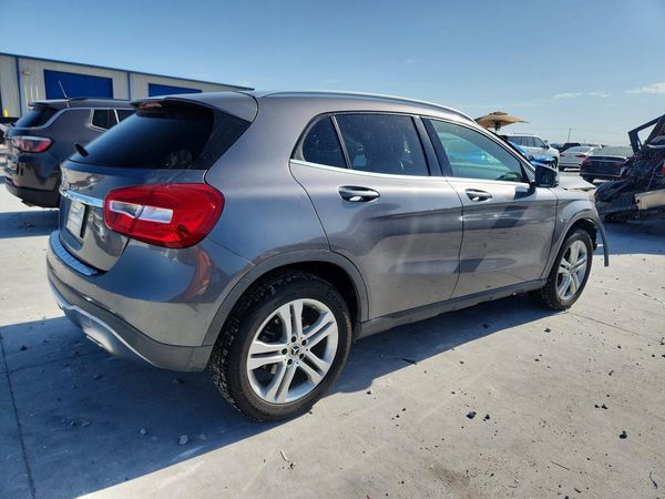2018 MERCEDES-BENZ GLA GLA250