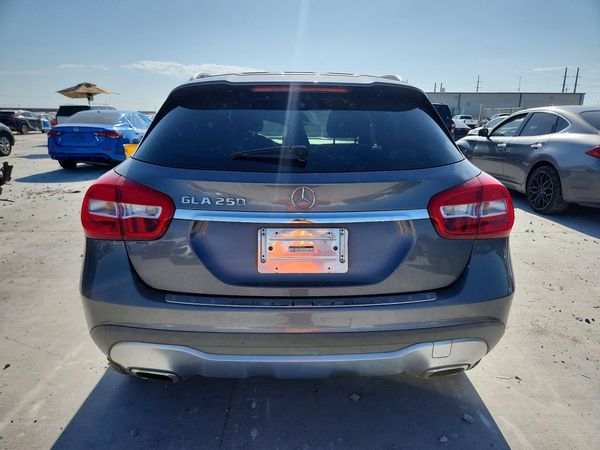 2018 MERCEDES-BENZ GLA GLA250