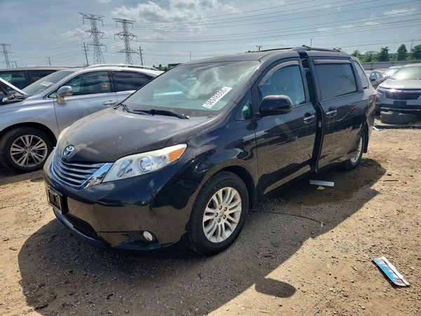 2017 TOYOTA SIENNA
