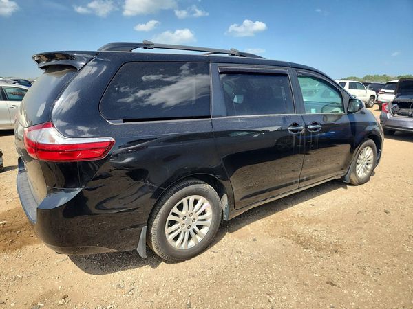 2017 TOYOTA SIENNA