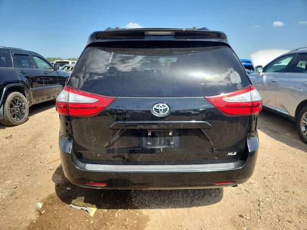 2017 TOYOTA SIENNA