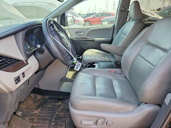 2017 TOYOTA SIENNA