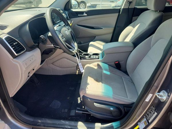 2021 HYUNDAI TUCSON SE