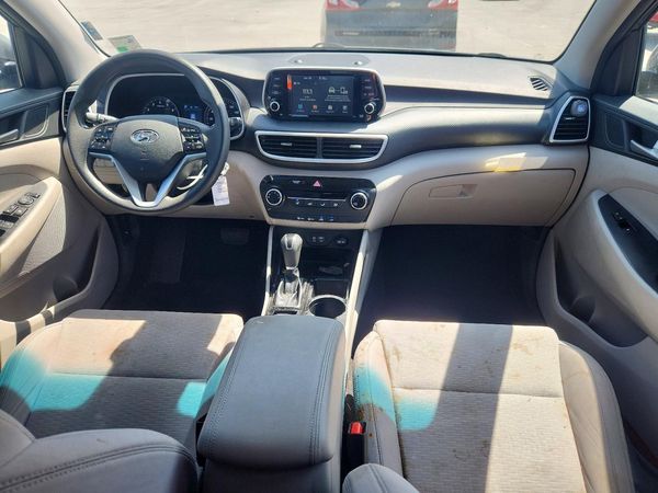 2021 HYUNDAI TUCSON SE